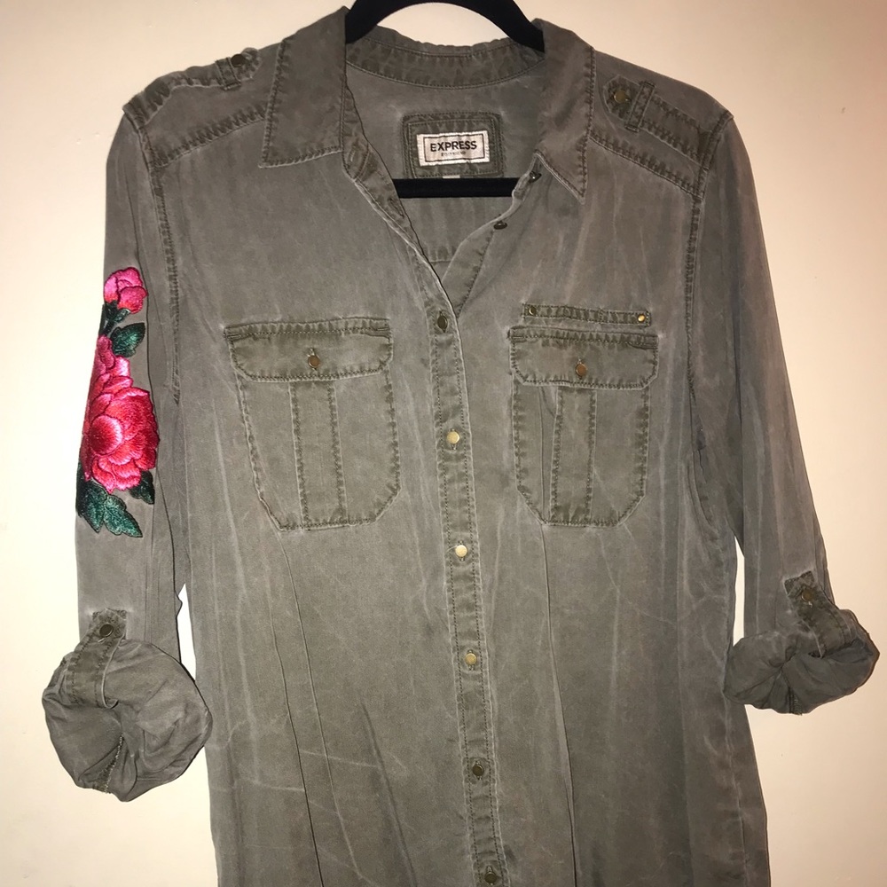 Express Rose Sleeve Boyfriend Button Up - Medium